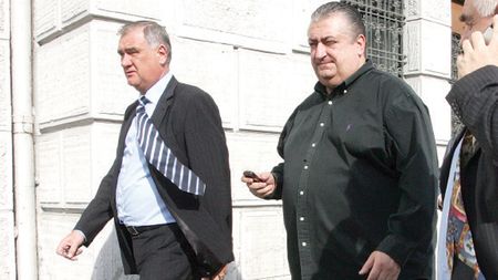 Mititelu și Penescu, alături de Iancu: "Nu votăm împotriva lui!"