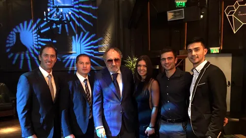Imaginea serii la Gala Tenisului Românesc | Simona Halep, alături de membrii staff-ului și Ion Țiriac: „Trandafirul blocat între cinci spini”
