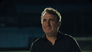 (P) Gică Hagi, cu zâmbetul pe buze: „Tot ce facem trebuie să iubim”