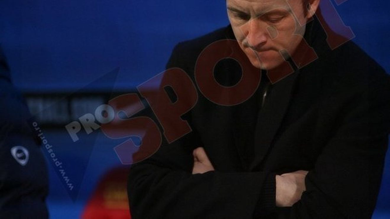 "Steaua nu se poate considera favorită cu Napoli,** dar sperăm ca Zeița Fortuna să nu ne mai zâmbească știrb"