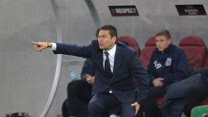 EL ar rezolva "mijlocul" Stelei!** Stan îl roagă pe Becali să i-l aducă: "Ar fi bine dacă ar face un efort și l-ar transfera"