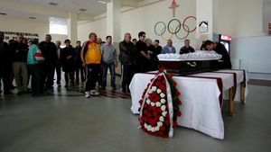 „Nu vă e rușine, vreți să-l omorâți?! Numai coniac, coniac, coniac!”. Dezvăluiri dureroase despre sfârșitul „celui mai mare fotbalist al Rapidului din istorie”. EXCLUSIV