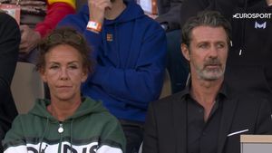 Scandal la Roland Garros! Patrick Mouratoglou, acuzat de lipsă de loialitate față de Simona Halep! În loja cui a fost surprins francezul după ce românca a părăsit turneul | FOTO