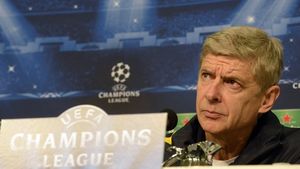 VIDEO Wenger: "Am semnat deja cu Messi" Fanii lui Arsenal au rămas uimiți