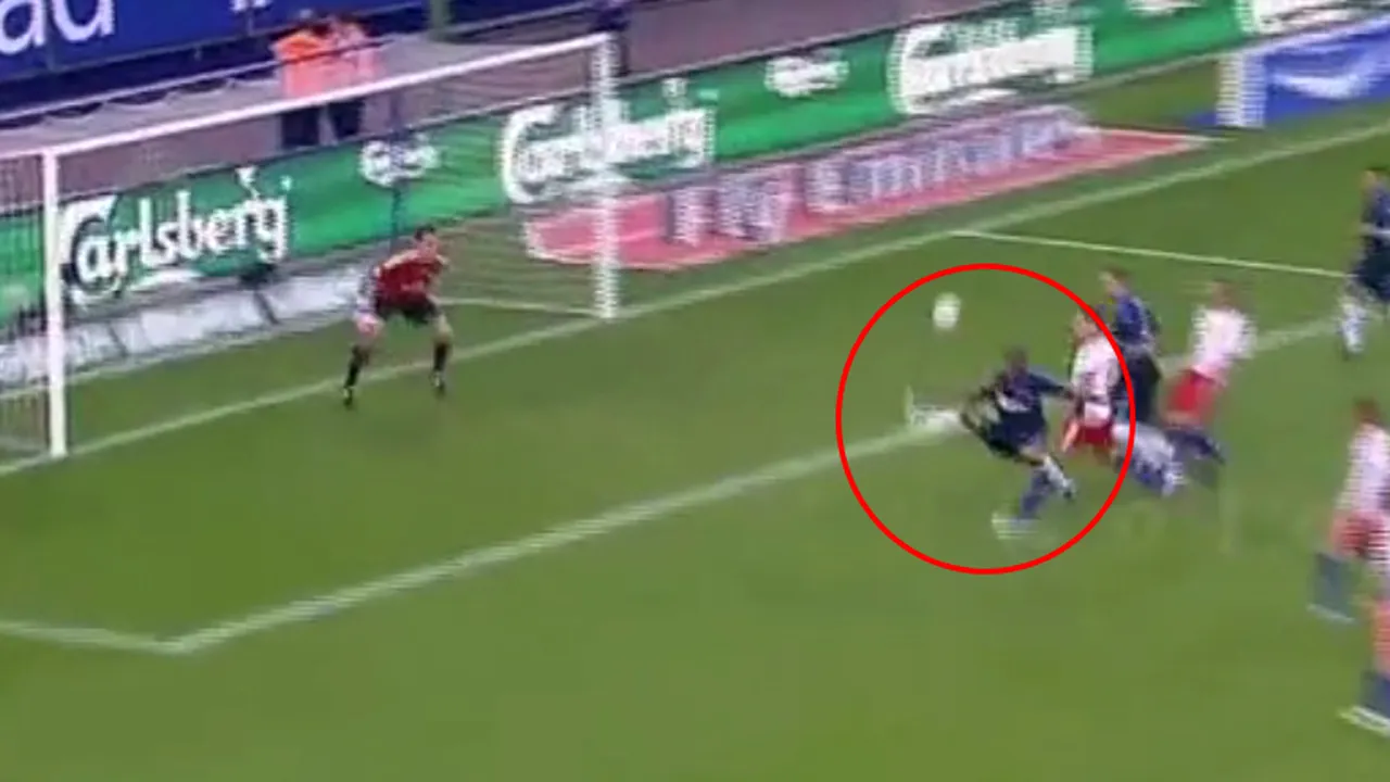 VIDEO Van Nistelrooy, 'dublă' în Hamburg - Schalke 2-1! Vezi execuția acrobatică a lui Farfan