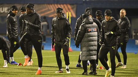 Primele imagini cu transferul iernii la antrenamentele FCSB! Mihai Stoica și Florin Cernat au garantat pentru el în fața lui Gigi Becali