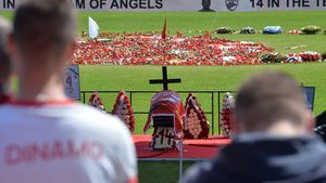 Ultim omagiu pentru Ekeng, Hagi face curățenie la Viitorul, un nou caz de dopaj în România, finalele Champions League și Europa League pe Youtube și Zlatan pleacă de la PSG