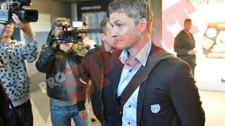 OFICIAL: Molde a sosit în România cu o echipă cu multe "rezerve"!** Prima reacție a lui SolskjÃ¦r, pe aeroport: cum a gratulat Steaua