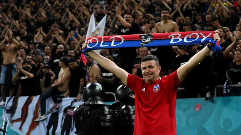 Reacția suporterilor Stelei după ce clubul a anunțat continuarea colaborării cu Daniel Oprița. ”Telenovela continuă încă 3-4 etape cel puțin”