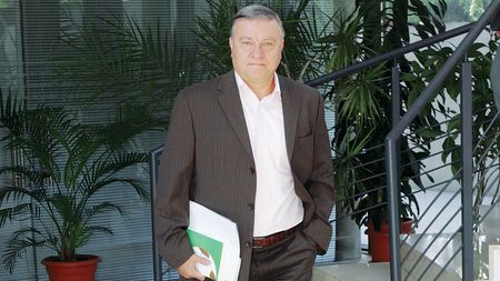 Nașu' nu vrea pistă de atletism
