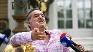 Becali e plin de NERVI după ultimul eșec: "Păi atunci, de ce a mai venit la Steaua?"** MESAJUL care i-a tăiat răsuflarea lui Levi