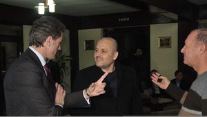 Gică Popescu și-a făcut campanie în Bănie: "Cele două Craiove trebuie să-și dea mâna și să rămână o Știința puternică!"