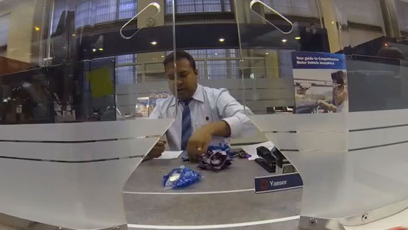 Răzbunarea unui șofer! VIDEO - Reacție uimitoare a angajaților unei parcări când acesta a venit să-și plătească amenda