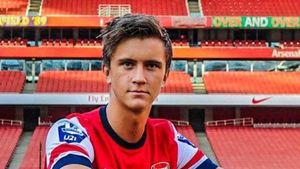 Fotbalistul a leșinat în casă și a fost dus de urgență la spital. E conectat la aparate și doctorii nu au descoperit diagnosticul exact