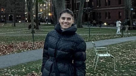 Sorana Cîrstea, iubita lui Ion Țiriac jr., în brațele unui luptător de sumo