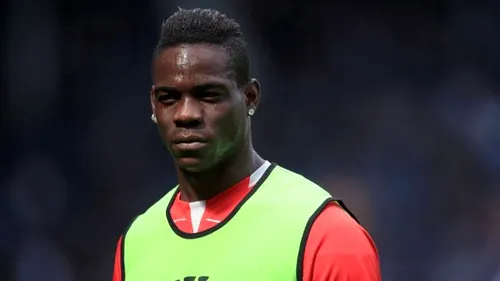 Balotelli nu are liniște nici la noua echipă. Fotbalistul ajuns gratis la Nice este călcat în picioare de o legendă a lui Liverpool: „Tot este prea scump