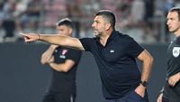 Marius Baciu și jucătorii de la FCSB, huiduiți de suporterii de la Târgoviște: „Du-te, bă, la pușcărie!”