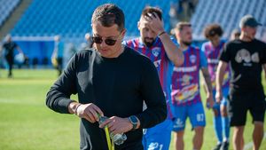 S-au pus pe Andrei Prepeliță! Soarta antrenorului la Gloria Buzău, ca și decisă după ce primarul, președintele CJ și investitorul îl privat atacă public