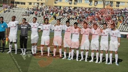 Rapidiștii au "luat foc" după egalul cu Brașovul:** "Cineva nu ne vrea în lupta pentru titlu! Jucăm și împotriva acestor murdării"