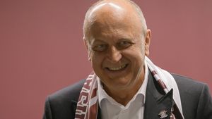 Italienii anunță transferuri pe bandă rulantă între „jucăriile” lui Dan Șucu. Ce fotbalist austriac transferă Rapid de la „sora” Genoa