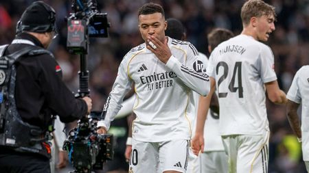 Reacția lui Cristiano Ronaldo după ce Kylian Mbappe i-a egalat recordul de goluri într-un an și i-a dat dat un mesaj