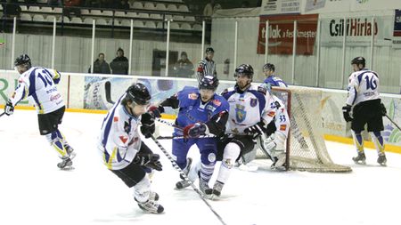 Legea junglei pe... gheață!** Ciucul a folosit jucători pe „fals" în trei meciuri din Liga MOL