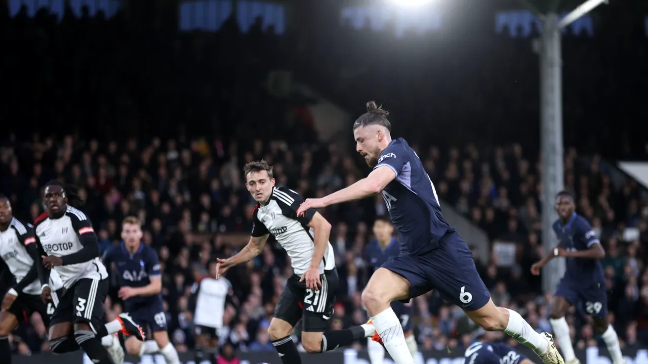 Radu Drăgușin e făcut praf de jurnaliștii de la The Sun, după debutul de coșmar ca titular! Verdictul apăsător pe care l-au tras după Fulham - Tottenham 3-0: „L-a dominat tot meciul”