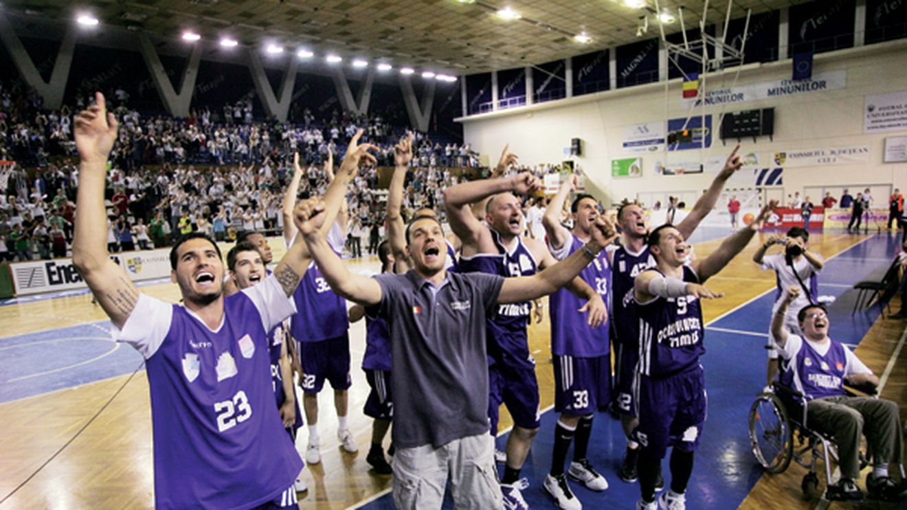 Timișoara, în finală!** Antrenorul și aproape toți jucătorii sunt la primul an la echipă