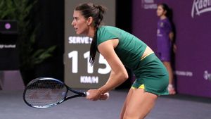 Sorana Cîrstea și-a distrus adversara din Ungaria în primul tur la Hong Kong! Urmează duelul cu prietena ei din circuit