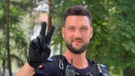 El e jandarmul care a salvat viața unui fan la meciul Dinamo - FC Argeş 6-1! Reacția emoționantă a soției bărbatului care a fost la un pas de tragedie: "Mi-au spus medicii că dacă nu erați..."