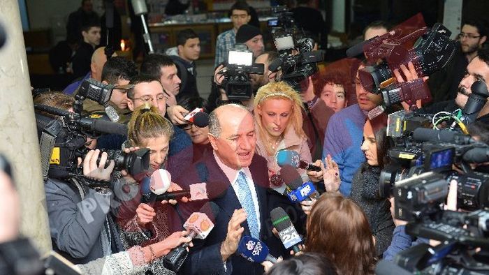 Încă o amânare în "Dosarul transferurilor!"** Judecătorii au respins propunerea procurorilor DNA: inculpații pot părăsi țara