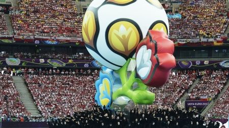 Euro trece la 24 de echipe din 2016!** Platini explică motivele: "Calitatea meciurilor nu va avea de suferit"