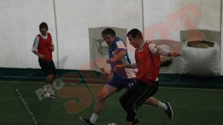 FOTO Amical cu fanii** Suporterii lui Poli și-au înfruntat idolii la fotbal