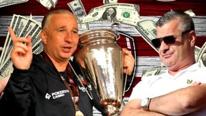 Patronul lui CFR Cluj anunță transferuri pe bandă rulantă și o echipă stelară pentru sezonul viitor din Superliga! A început deja următorul „război” în România: ce i-a transmis Nelu Varga lui Gigi Becali înaintea derby-ului cu FCSB. EXCLUSIV