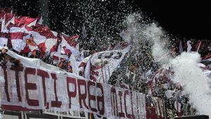 „Uită-te, boule! Și m-a dat afară de la Rapid pentru că mi-a botezat fetița cel care n-a vrut să-i fie lui secund!”. Culisele meschine ale orgoliilor vișinii din Giulești. EXCLUSIV