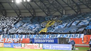 Fanii hunedoreni, înfuriați de decizia FRF de devansare a Supercupei dintre FCSB și Corvinul: ”E încă un semn al disprețului față de suporteri”