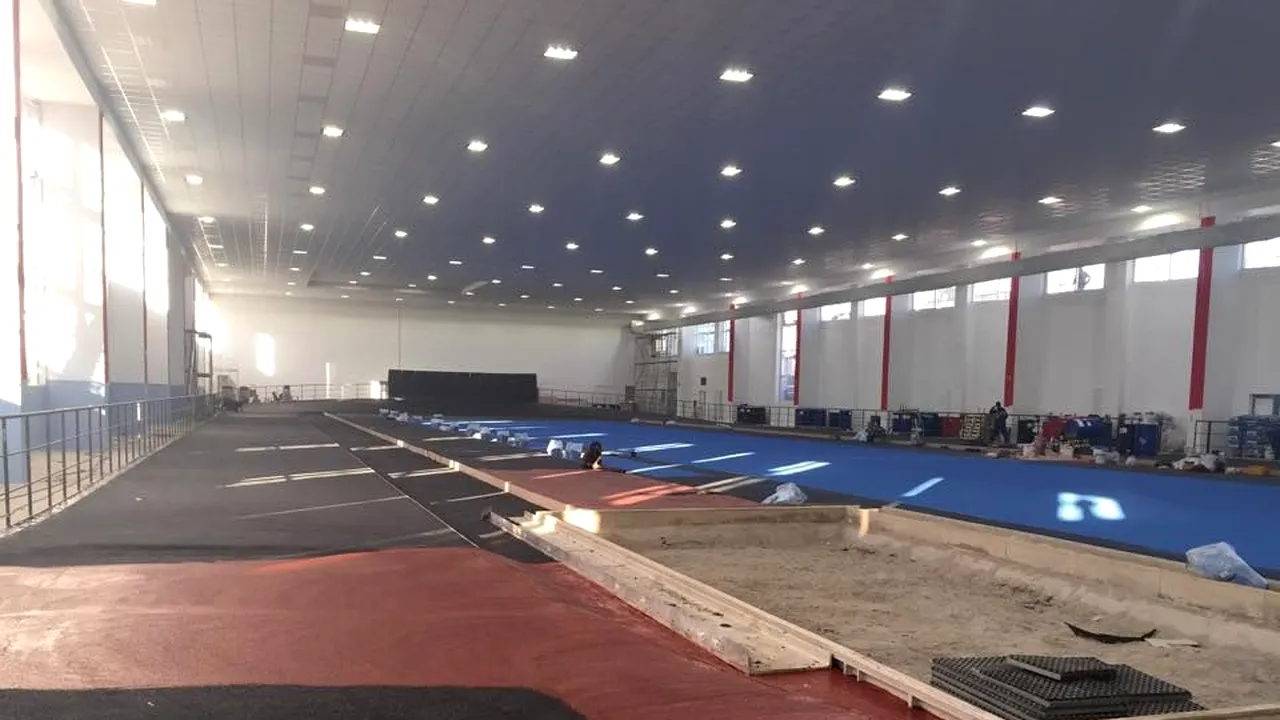 FOTO | Bijuteria de lângă Național Arena, aproape gata. Sala reabilitată pentru toți sportivii din lotul național va avea pistă albastră