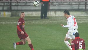 Bud acuză: "Dolha mi-a luat picioarele!** A fost penalty clar!"