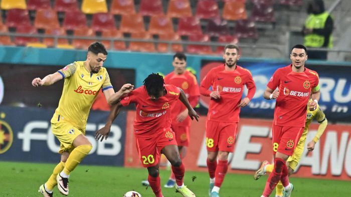Dinamo și Farul lui Gică Hagi, la un pas să rateze unul dintre cei mai valoroși jucători din Superliga! Culisele negocierilor de ultimă oră: „Și-a dat acordul verbal”. Ce se întâmplă cu cealaltă „perlă”. EXCLUSIV