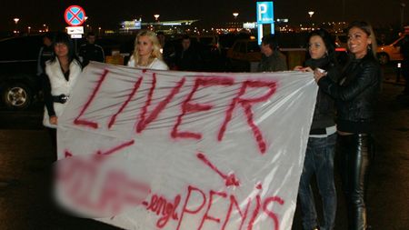 FOTO** Cum au fost primiți jucătorii lui Liverpool în București