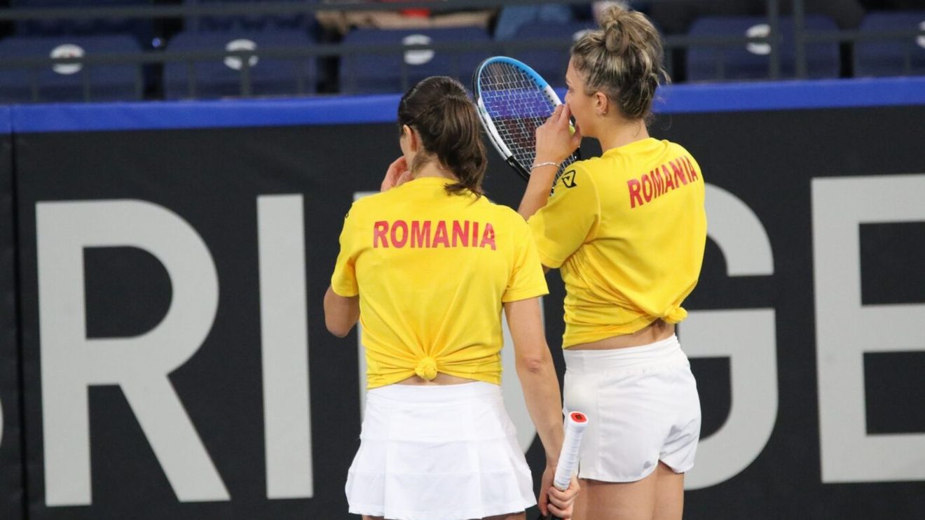 Moment neobișnuit la meciul România - Ungaria din BJK Cup! Cum au intrat îmbrăcate pe teren Jaqueline Cristian și Monica Niculescu! Iubitul lui „Jaq" s-a amuzat în tribune | FOTO EXCLUSIV