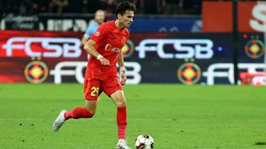 Gigi Becali l-a supărat pe tatăl lui Dorin Rotariu! Părintele fotbalistului a venit special la meci să își vadă fiul, dar patronul FCSB l-a scos după numai 45 de minute