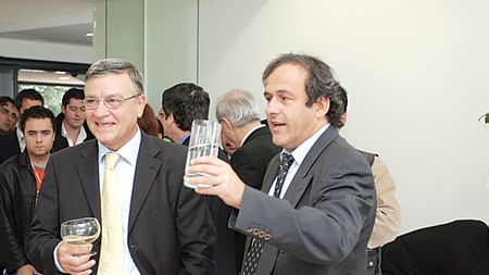 Sandu a facut "blat" cu Platini