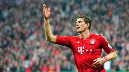 Superman? Nu, SuperMario! Gomez a atins mingea de doar șase ori, dar marcat un hat-trick în doar șase minute!