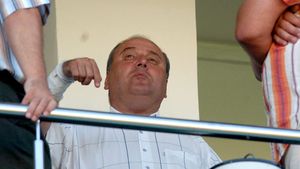 Îl mai țineți minte pe Gheorghe Ștefan? Cum arată acum „Pinalti”: „E șmecher omul. A venit în blugi, cu geacă cu puf de pinguin”