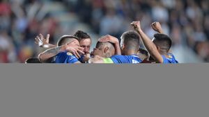 Triumful suporterilor și al fotbalului ofensiv. Viitorul câștigă Cupa României pentru prima dată în istorie, iar Hagi își consolidează proiectul. Cronica meciului