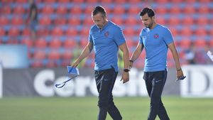 Doi mijlocași în centrul apărării! Cum arată echipa-mutant a celor de la FCSB după valul de accidentări

