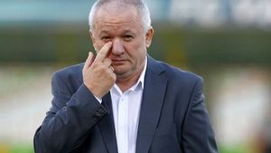 Adrian Porumboiu, reacție nervoasă în scandalul celor „trei arbitri” cărora Gigi Becali le-ar fi dat bani pentru beneficii: „Răzvan Burleanu să intervină, e foarte grav! Decizia e clară: excluderea” | VIDEO EXCLUSIV ProSport Live