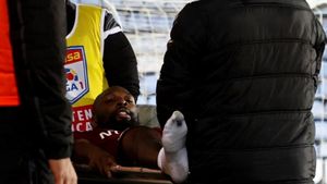 Veste groaznică pentru CFR Cluj! Ce a aflat Dan Petrescu despre accidentarea „horror” a lui Mike Cestor | EXCLUSIV