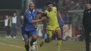 Steaua, mușcată de "câine" la Târgu Mureș: 'M-am simțit ca în Derby'** Kiriță a râs de scuza steliștilor: 'I-auzi sârba, mingi dezumflate...'